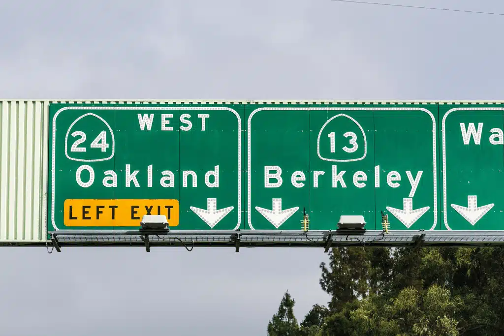 Oakland highway sign