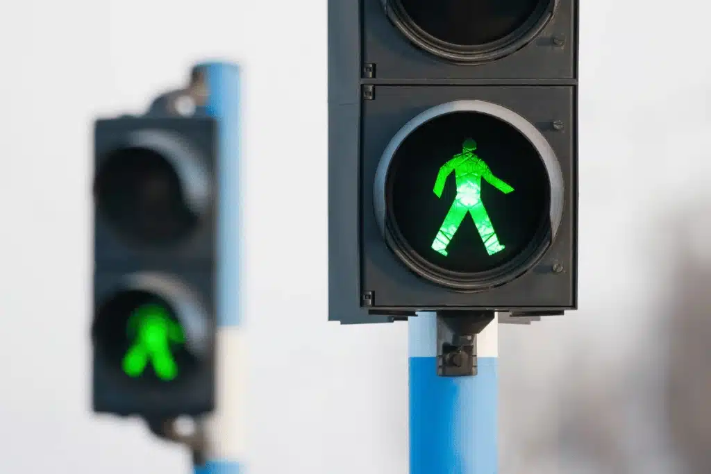 Oakland pedestrian walk sign